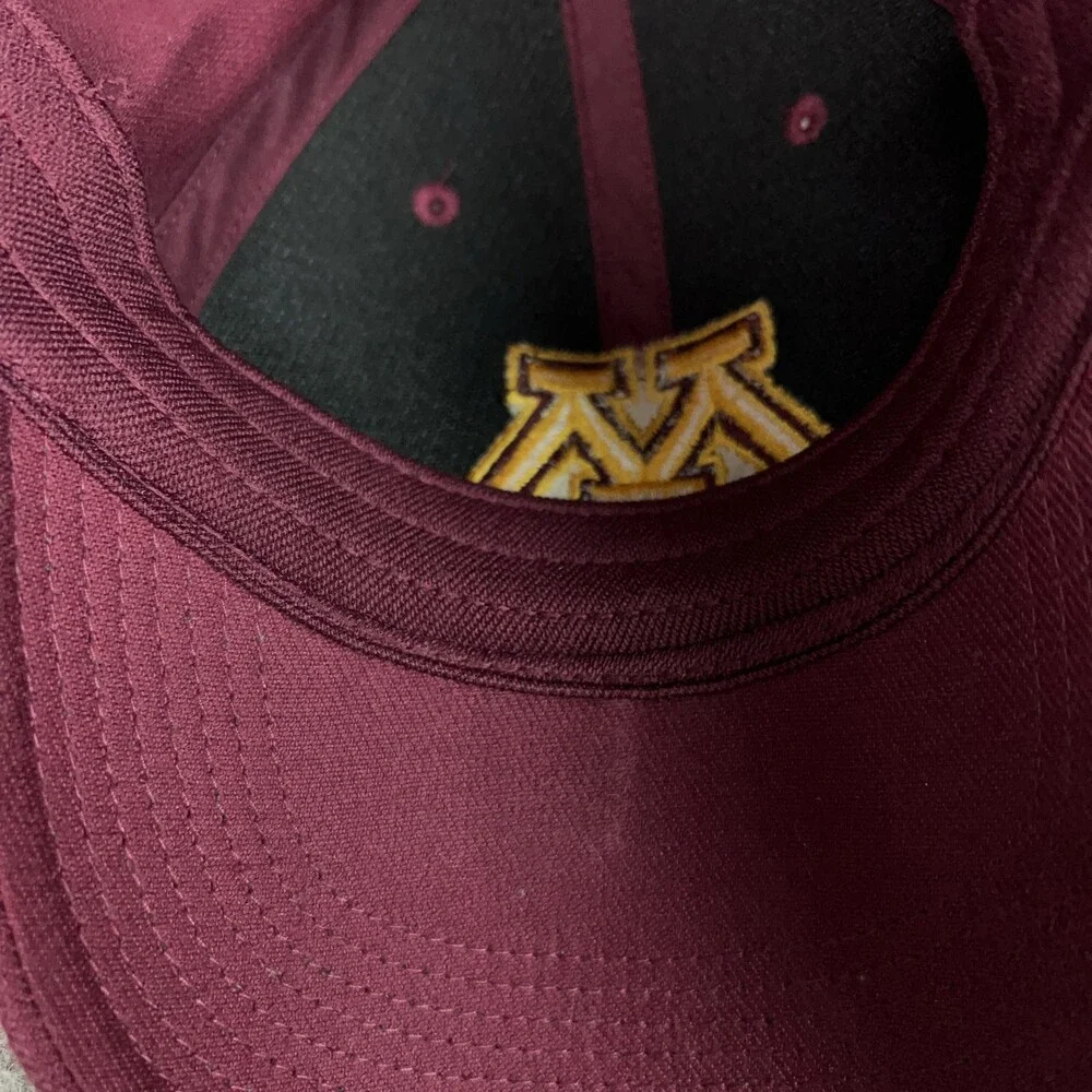 Minnesota Golden Gophers Hat Cap Flex One Size Mens‎ Maroon NCAA College Nike